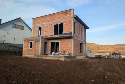 Casa individuala cu 4 camere , 120mp, 700mp teren, zona Mera - 12