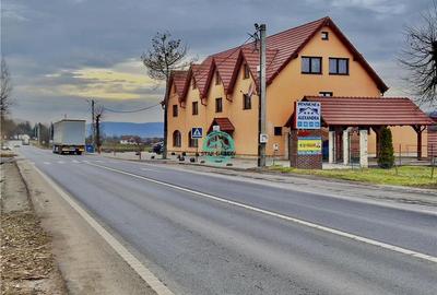 Oportunitate ! Pensiune 7 camere, 4 apartamente, 760mp utili la E60 - 1