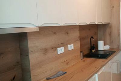 Apartament cu 3 camere, mobilat în Străulești