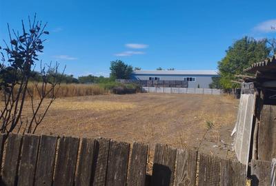 Casa 4 camere, teren 2100 mp, deschidere 18 m, Unirea - 5