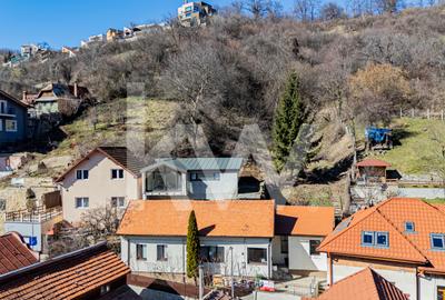 Casă individuală cu 2 camere în Schei