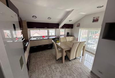 Apartament cu 3 camere semidecomandat în Zorilor