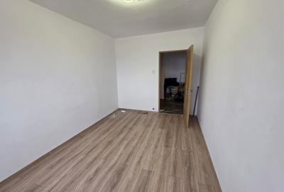 Dristror, chiar la metrou, 10 minute mall Park Lake, bloc 1978 - 2