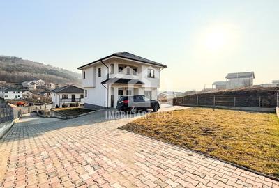 De Inchiriat Casa Individuala 4 camere, 140mp, teren 550mp, Campenesti - 1