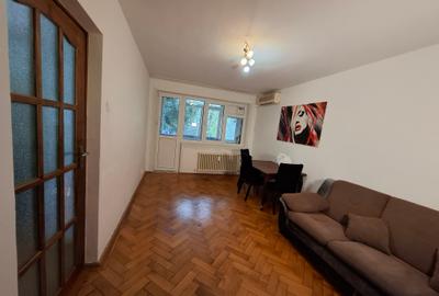 Apartament cu 3 camere decomandat în Berceni
