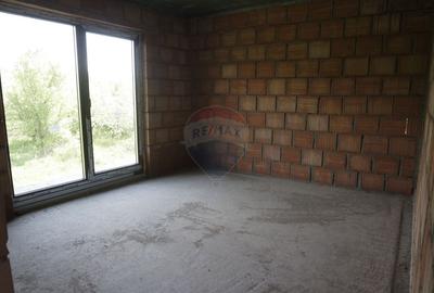 CASA CUPLATĂ DE VÂNZARE la rosu sau la semifinisat în Tăuții Măgherăuș - 7