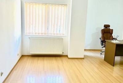 Manifest Modernist în Inima Capitalei: Sediu de Birouri în Vila-Monument - 6