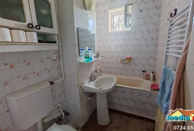 Apartament 2 camere Micro 17, etaj 2, centrală termică, liber – 57.000 €, - 5