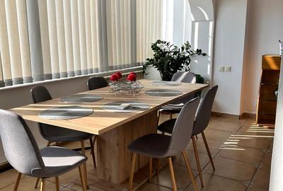 Apartament cu 3 camere decomandat, mobilat în Dacia