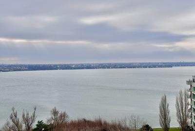 Apartament cu Vedere Spectaculoasă către Mare și Lac – Mamaia - 8