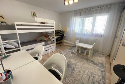 Apartament 2 camere de vanzare | Etaj intermediar | decomandat