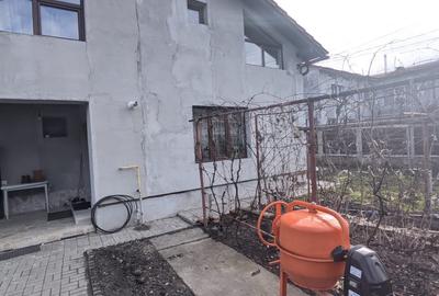 Casă individuală cu 4 camere în Dâmbul Rotund