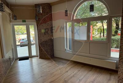 Spațiu comercial, de 155 mp, în Centrul Civic