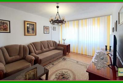 Apartament cu 3 camere decomandat în P-ța Mihai Viteazu