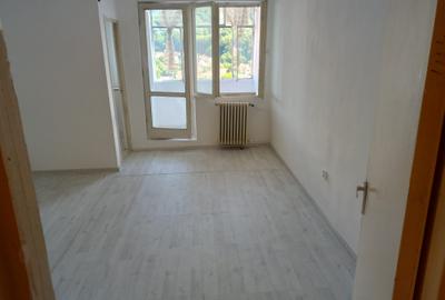 Garsonieră semidecomandată în Noua