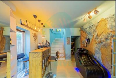 Casă individuală cu 12 camere în P-ța Unirii