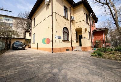 Casă cu 8 camere în Cotroceni