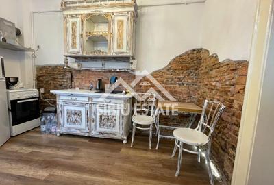 Apartament cu 2 camere semidecomandat, mobilat în Central