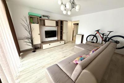 Apartament cu 3 camere decomandat, mobilat în Tractorul