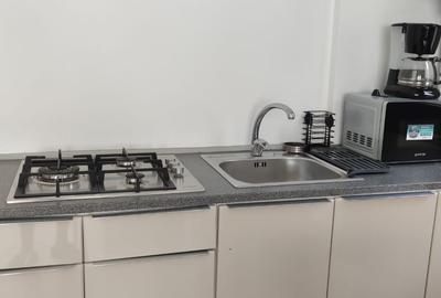 Vânzare Apartament 2 Camere Spațios, Mobilat și Utilat, Aproape de Plajă - 2
