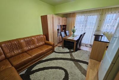 Oportunitate! Apartament 2 camere, 47 mp, etaj intemediar, parcare, zona Petrom - 1