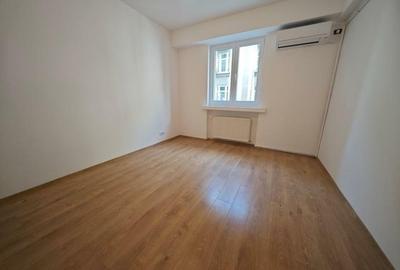Apartament cu 3 camere decomandat în P-ța Romană