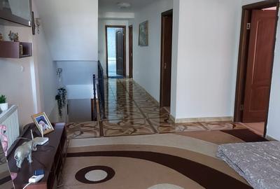 Casa individuala de vanzare-Fundeni - 33