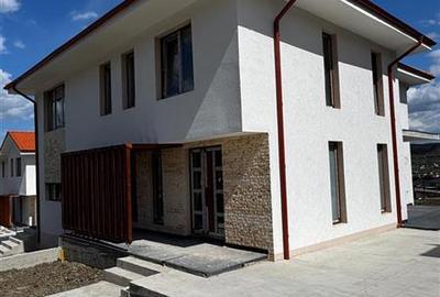 Casa Tip Duplex parter+etaj,120 mp utili,400 mp de teren, situata in Chinteni! - 4