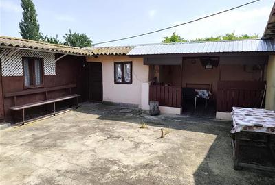 Proprietate spatioasa de vanzare in Gaesti, Dambovita - ideala pentru locuit sau - 10