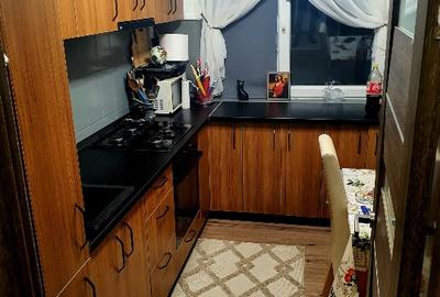 Apartament 3 camere ,semidecomandat - 9
