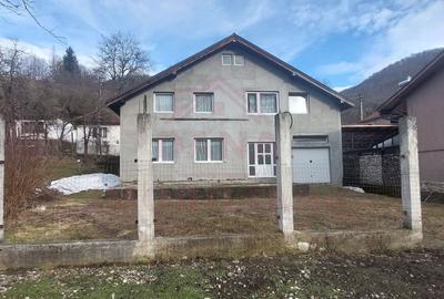 CASĂ INDIVIDUALĂ LA GRI 4CAMERE \RUSCA MONTANĂ \JUD.CS - 3
