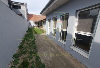 Casa individuala. 2 fronturi de pe 2 strazi (fata-spate) - 15