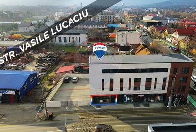 DE INCHIRIAT: Spatiu comercial modern cu parcare - 1