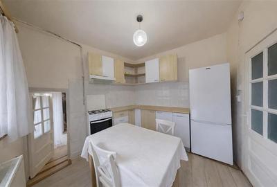 Casuta singura in curte, in Cetatea Medievala a Brasovului - 3