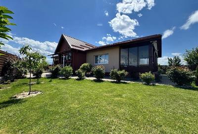 Casă cu 3 camere în Sânpetru