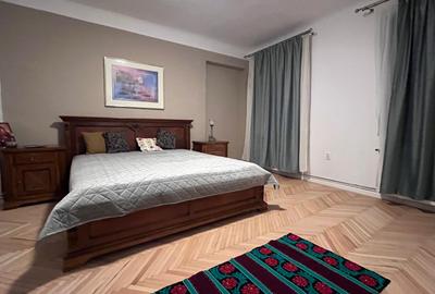 Apartament cu 2 camere nedecomandat în Centrul Istoric