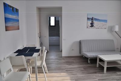 Apartament cu 2 camere semidecomandat, mobilat în Nord