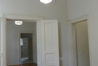 Apartament in casa recent renovat , parcare in curte, zona centrala - 14