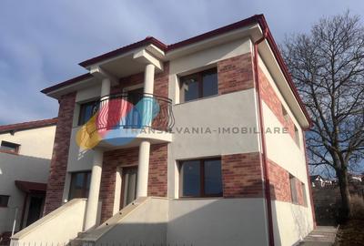 Casă individuală cu 4 camere în Dezmir