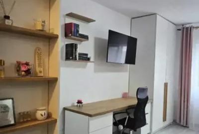 Garsonieră decomandată, mobilată în 1 Decembrie 1918