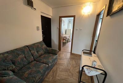 INCHIRIEZ apartament 3 camere ,zona Vasile Aaron - 10