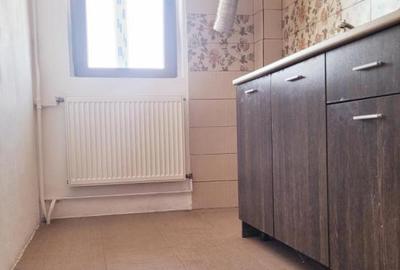 Obor metrou/Lizeanu bloc 1980,garsoniera 33mp/59.900euro