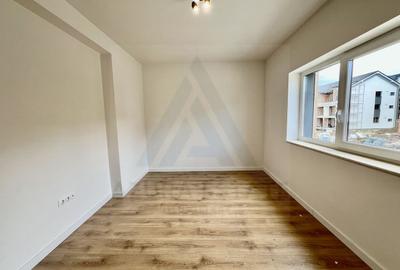Apartament cu 3 camere decomandat, mobilat în Cristian