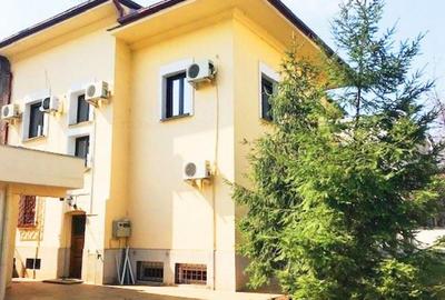 Casă cu 8 camere în Floreasca