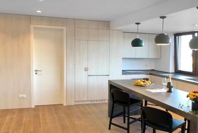 Priveliste Panoramica Spre Oras Si Masivul Tampa - 12