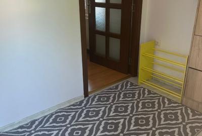 Chirie la casa intrare separată și parcare - 3