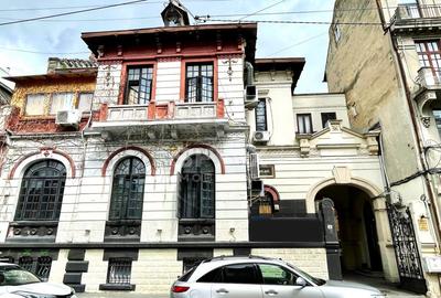 Casă individuală cu 20 camere în Ultracentral