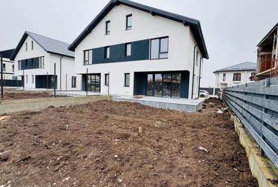 Vile Otopeni 23 august 5 camere, TOATE utilitatile - 1