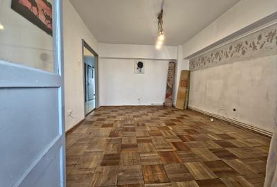 Ultracentral Tomis Mall 3 camere decomandat etaj 3/7 - 10