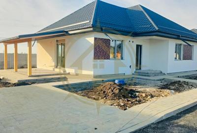 Casă cu 4 camere în Corbeanca